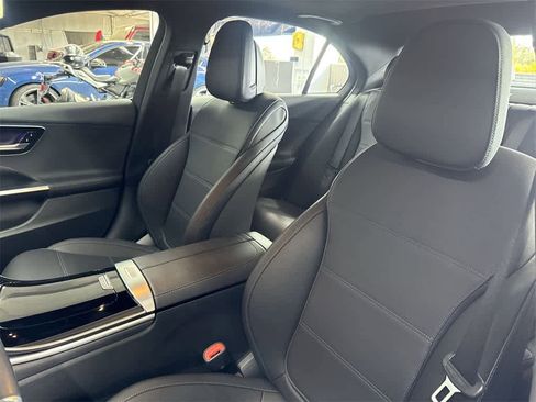 Used 2025 Mercedes-Benz C 300 4MATIC Sedan image 14