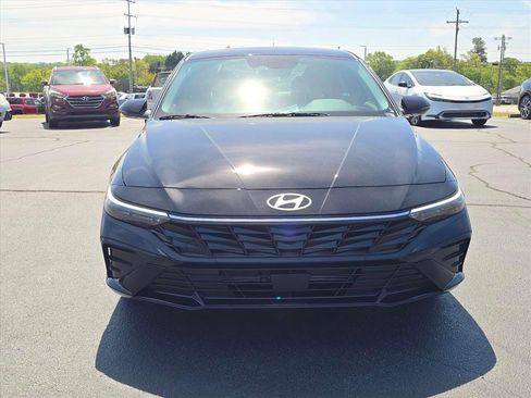 New 2026 Hyundai Elantra Limited FWD image 8