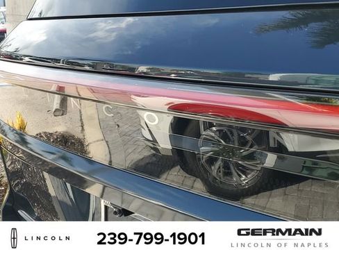 New 2025 Lincoln Navigator Reserve image 16