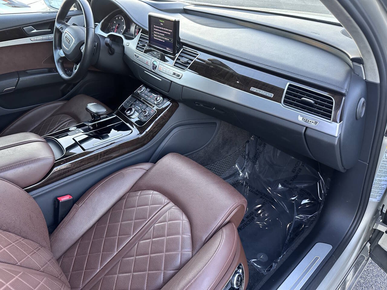 Used 2015 Audi A8 4.0T w/ Luxury Package AWD/4WD image 10