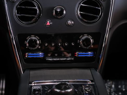 Used 2026 Rolls-Royce Cullinan AWD/4WD image 32