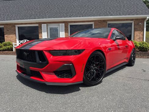 Used 2024 Ford Mustang GT Premium w/ GT Performance Package RWD image 4