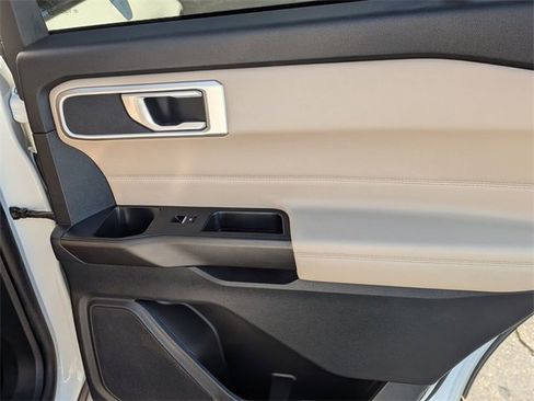 Used 2020 Ford Explorer XLT w/ Equipment Group 202A image 34