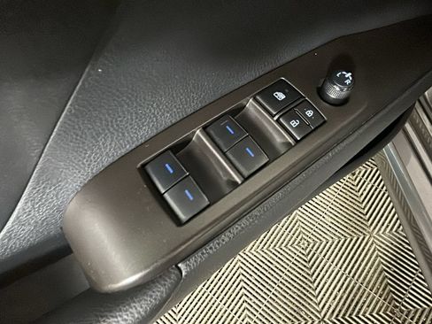 Used 2024 Toyota Camry SE FWD image 11