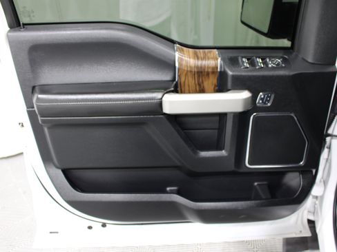 Used 2018 Ford F150 Lariat AWD/4WD image 6