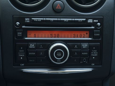 Used 2013 Nissan Rogue S FWD image 29
