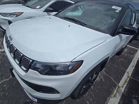 Used 2023 Jeep Compass Limited AWD/4WD image 1