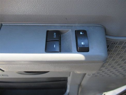 Used 2013 Ford E-150 and Econoline 150 image 28