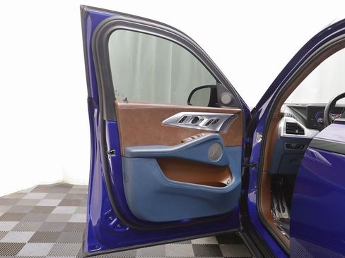 Used 2023 BMW XM image 5