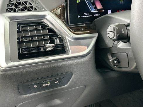 New 2026 BMW X5 xDrive40i w/ Parking Assistance Package image 10