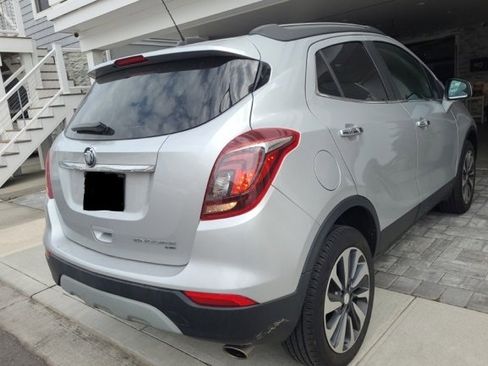 Used 2022 Buick Encore Preferred w/ Safety Package image 4
