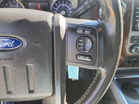 Used 2011 Ford F250 Lariat w/ Lariat Interior Pkg image 24