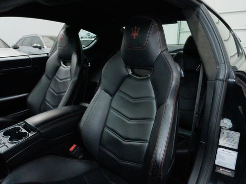 Used 2014 Maserati GranTurismo Sport RWD image 21