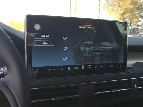 New 2026 Lincoln Corsair Premiere image 18