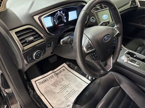 Used 2020 Ford Fusion SEL FWD image 28