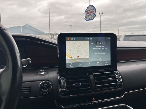 Used 2018 Lincoln Navigator Reserve w/ Technology Package image 9