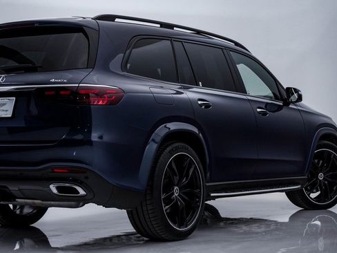 Used 2024 Mercedes-Benz GLS 450 4MATIC image 10