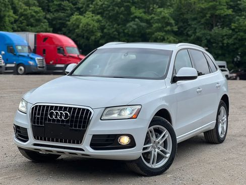Used 2016 Audi Q5 2.0T Premium Plus w/ Technology Package AWD/4WD image 2