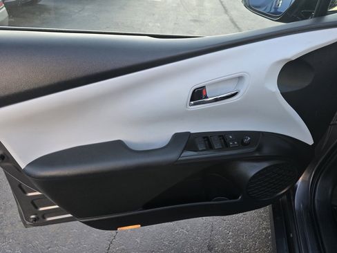 Certified 2020 Toyota Prius Prime XLE image 15