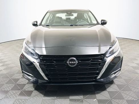 Used 2023 Nissan Altima 2.5 S image 3