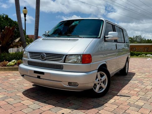 Used 2003 Volkswagen Eurovan MV image 2