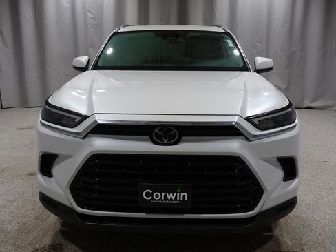 Certified 2024 Toyota Grand Highlander XLE image 7