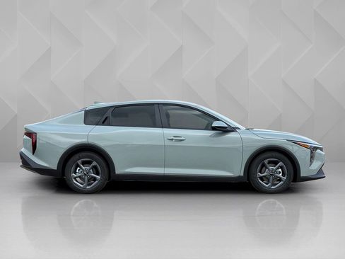 New 2026 Kia K4 FWD image 4