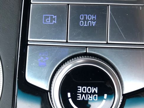 Used 2023 Genesis G70 2.0T image 22