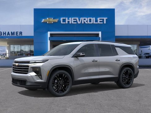 New 2026 Chevrolet Traverse LT image 2