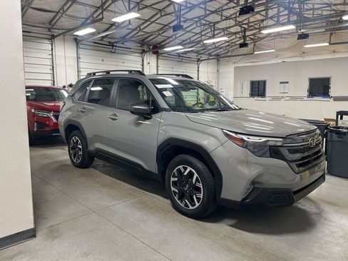 Used 2025 Subaru Forester Premium w/ Convenience Package #1 image 1