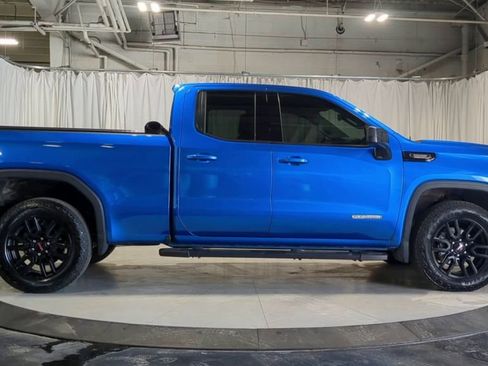 Used 2023 GMC Sierra 1500 Elevation w/ Preferred Package AWD/4WD image 9
