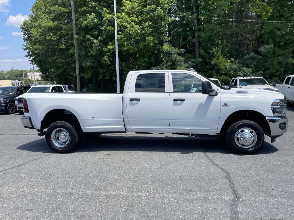 New 2026 RAM 3500 Tradesman w/ Chrome Appearance Group A AWD/4WD image 9