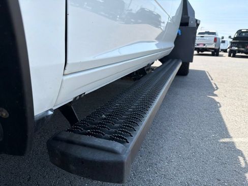 Used 2024 RAM 3500 Tradesman w/ Chrome Appearance Group AWD/4WD image 18