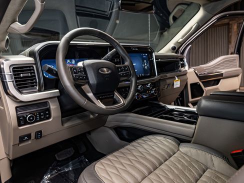 Used 2026 Ford F450 Platinum w/ Platinum Plus Package image 16