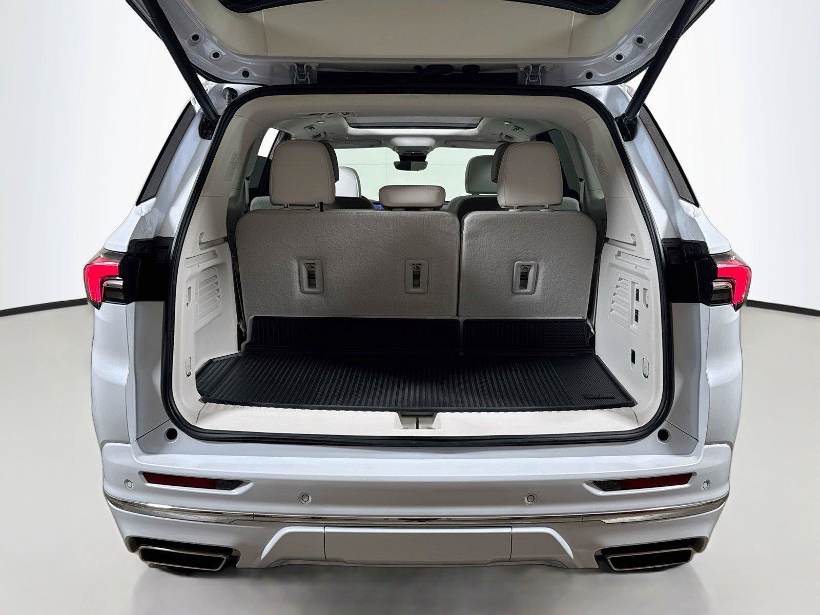 Used 2026 Buick Enclave Avenir w/ Super Cruise Package FWD image 26