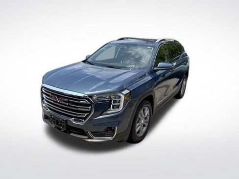 Used 2024 GMC Terrain SLT w/ Tech Package FWD image 7