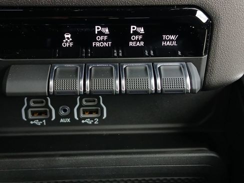 New 2026 RAM 1500 Express AWD/4WD image 10