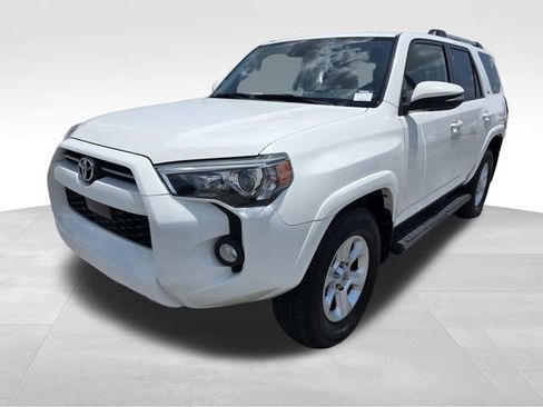 Used 2020 Toyota 4Runner SR5 Premium w/ Moonroof Package RWD image 5