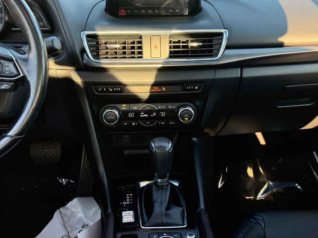 Used 2017 MAZDA MAZDA3 Grand Touring w/ Premium Equipment Package FWD image 16