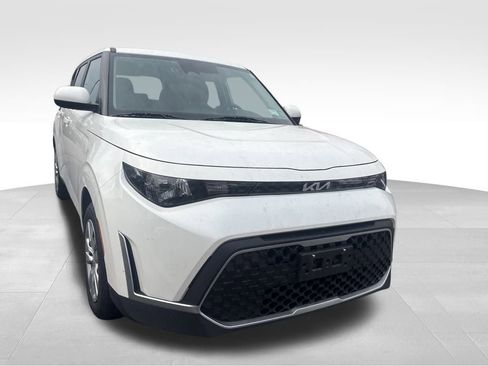 Certified 2023 Kia Soul LX image 6