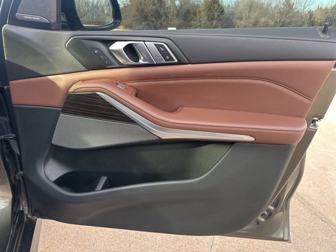 Used 2023 BMW X7 xDrive40i w/ M Sport Package image 51