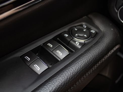 Used 2025 GMC Yukon Denali AWD/4WD image 40