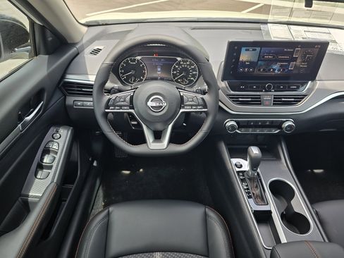 New 2026 Nissan Altima 2.5 SR FWD image 13