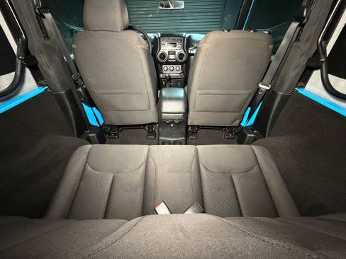 Used 2018 Jeep Wrangler Sport AWD/4WD image 15