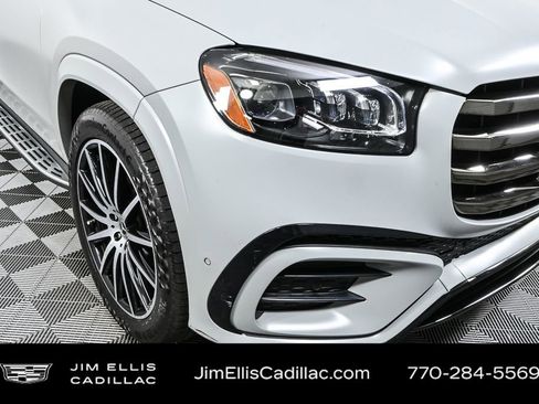 Used 2024 Mercedes-Benz GLS 580 4MATIC image 40