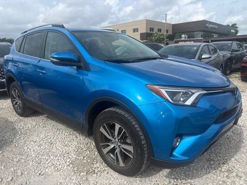 Used 2018 Toyota RAV4 XLE FWD image 3