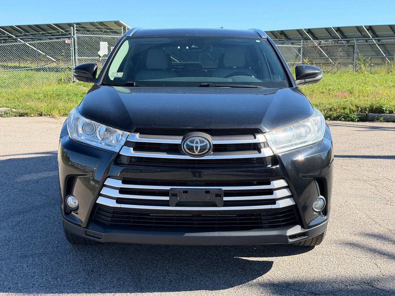 Used 2018 Toyota Highlander XLE AWD/4WD image 8