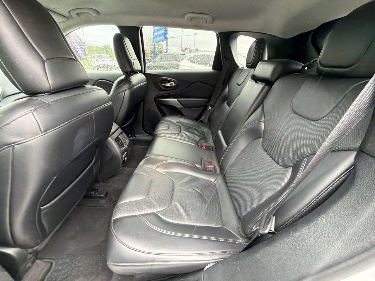 Used 2020 Jeep Cherokee Limited FWD image 20