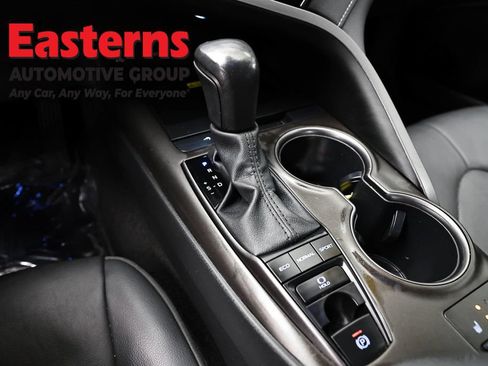 Used 2023 Toyota Camry XSE FWD image 13