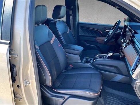 Used 2024 GMC Canyon AT4 w/ Technology Package image 5